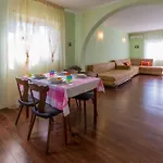 In 39212 Apartment *