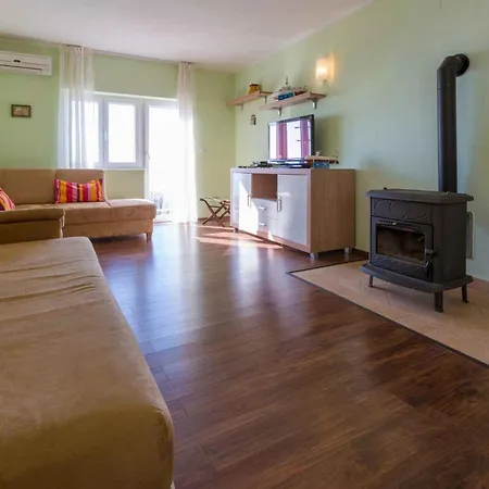Apartment In 39212 Crikvenica